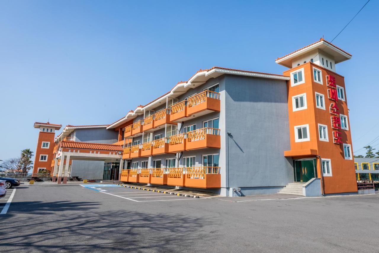 Jeju Tovice Condo Family Exterior photo
