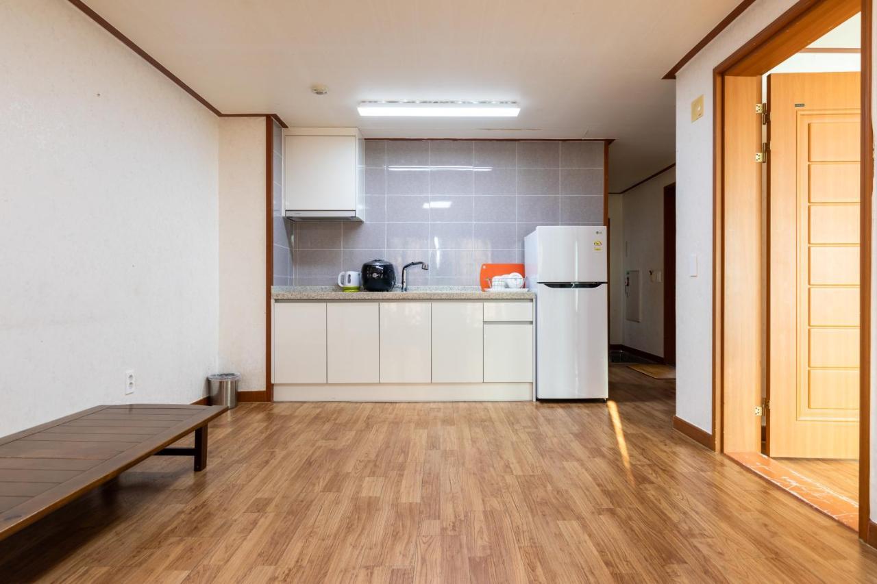 Jeju Tovice Condo Family Exterior photo