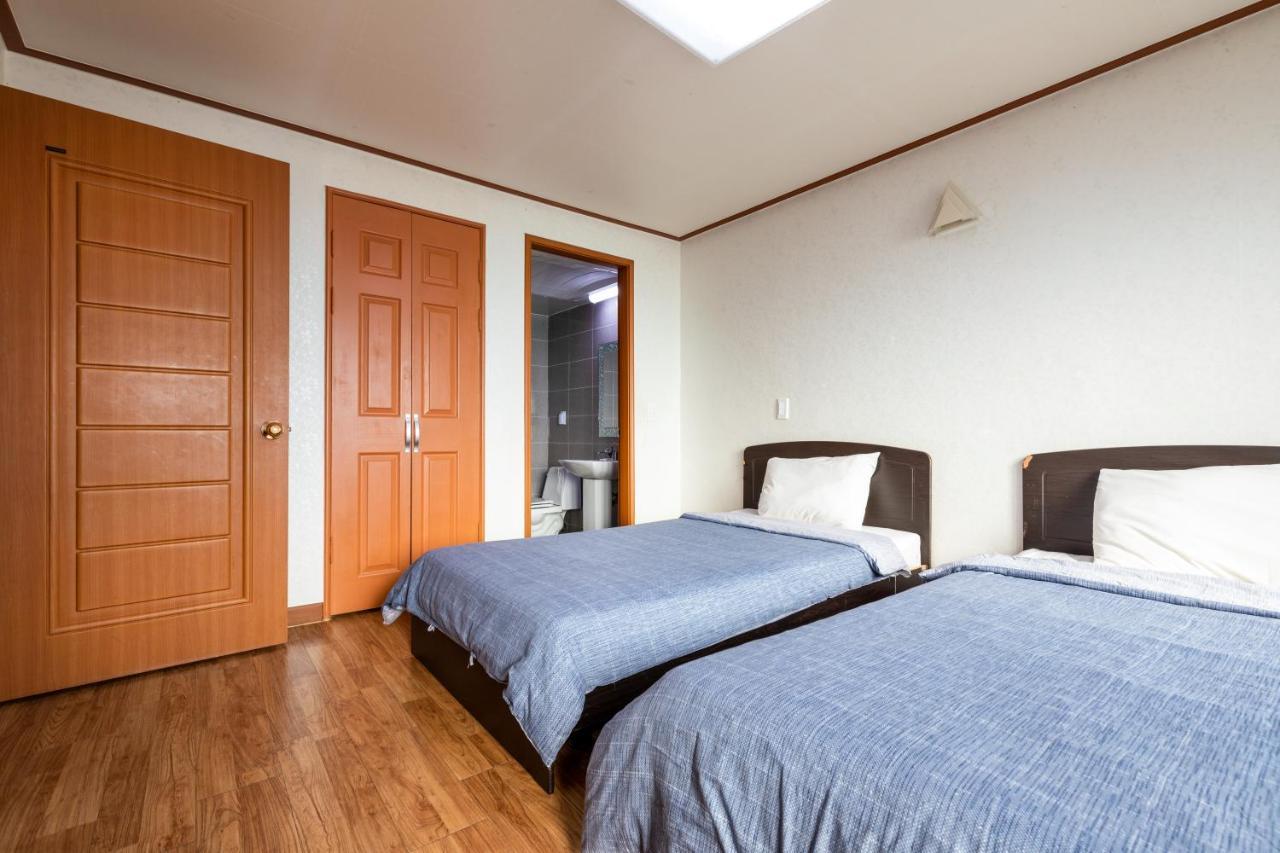 Jeju Tovice Condo Family Exterior photo